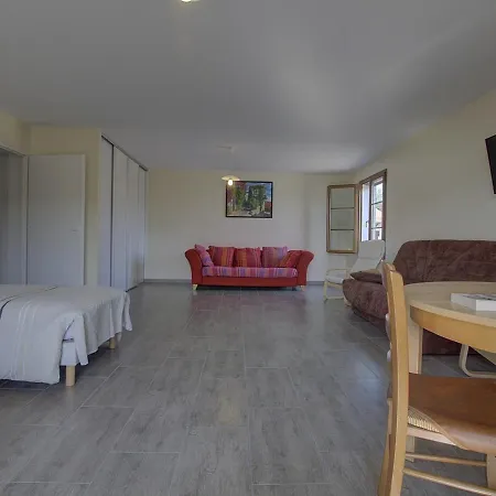 Hébergement de vacances Pérouges, 5 Pièces, 6 Personnes - Fr-1-493-266 Pérouges